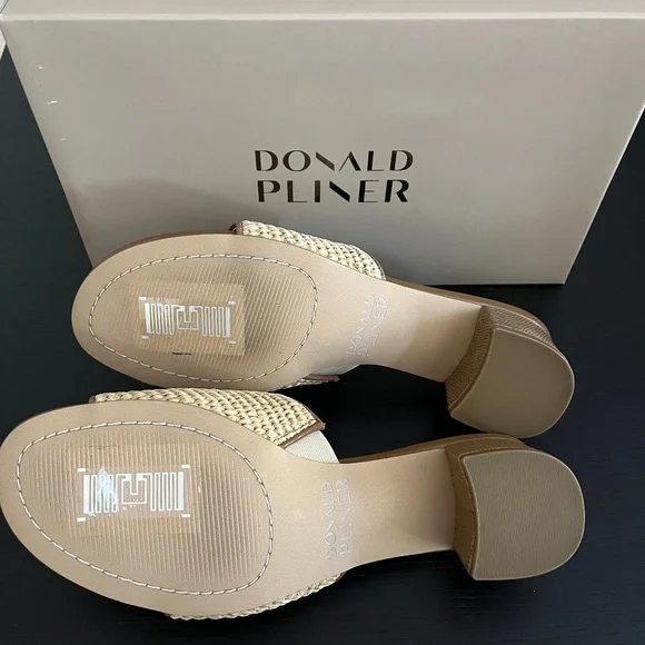 New Donald Pliner Slide Sandal 9.5 - Picture 8 of 11